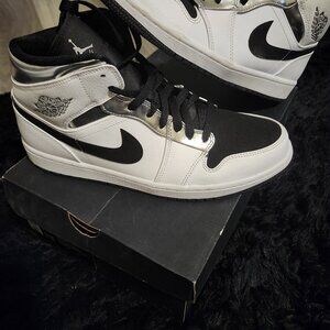 Air Jordan's 1 Mid